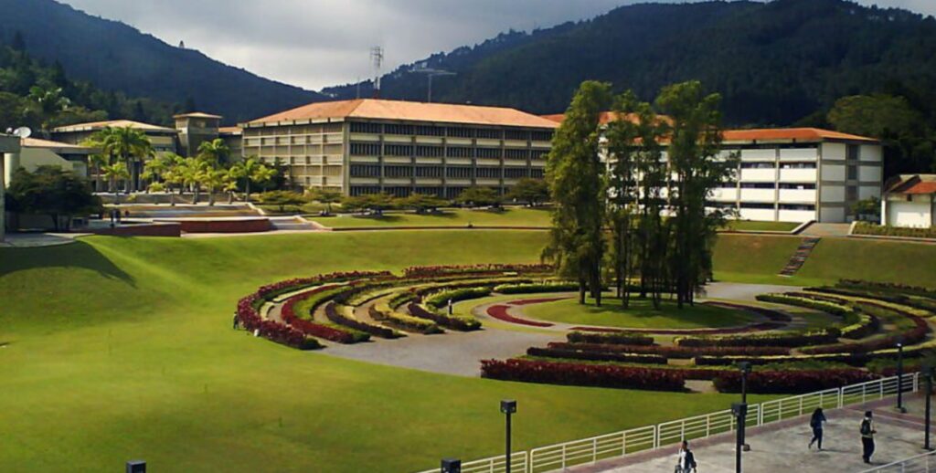  Universidad Simón Bolívar